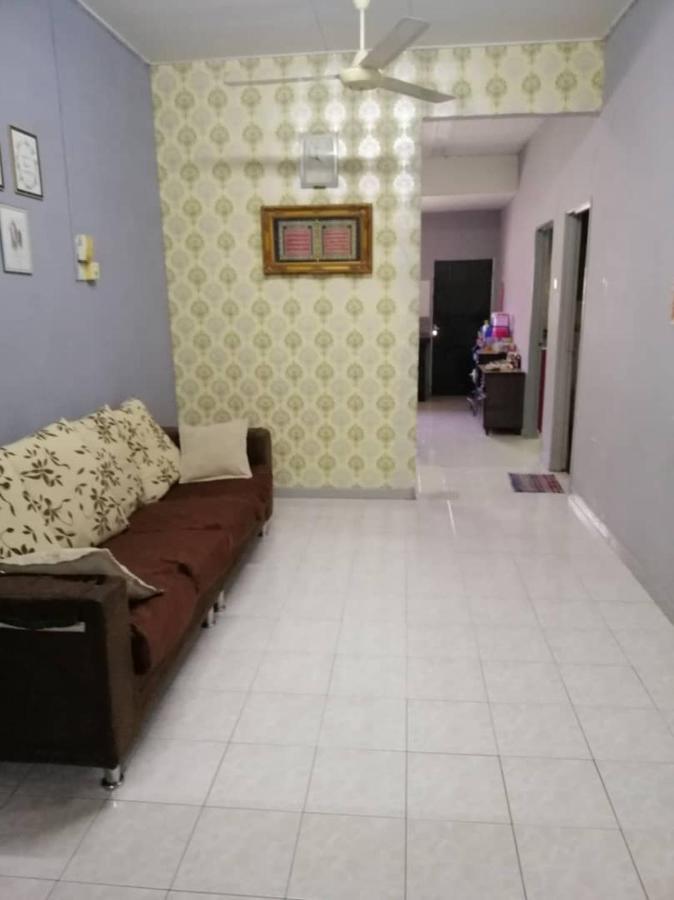 Homestay Perpaduan, Taman Bercham Raya Ulu Kinta Ipoh Perak Kampong Batu Lapan  Esterno foto
